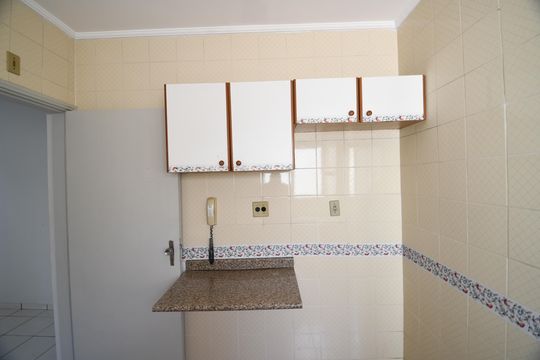 Cozinha de apartamento à venda com 2 quartos, 68m² em Chácara da Barra, Campinas