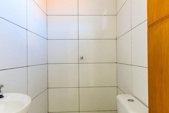 Banheiro de casa para alugar com 1 quarto, 25m² em Vila Carolina, São Paulo