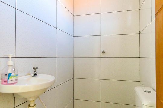 Banheiro de casa para alugar com 1 quarto, 25m² em Vila Carolina, São Paulo