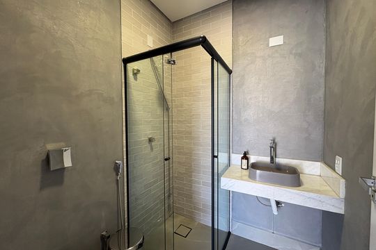 Banheiro da garagem de casa de condomínio à venda com 4 quartos, 500m² em Jardim Samambaia, Jundiaí