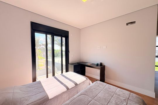 Suíte 1 de casa de condomínio à venda com 4 quartos, 500m² em Jardim Samambaia, Jundiaí