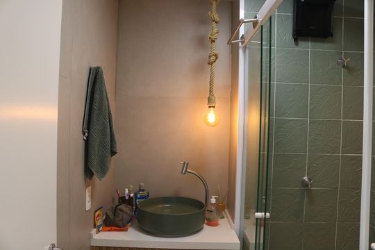 Banheiro de apartamento à venda com 1 quarto, 29m² em Água Branca, São Paulo