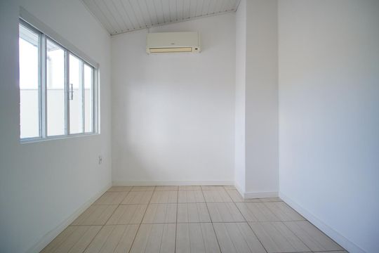 Apartamento à venda com 1 quarto, 64m² em Vila Ipiranga, Porto Alegre