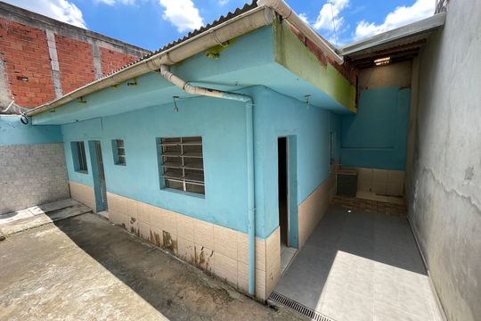 Fachada de casa para alugar com 2 quartos, 125m² em Jardim Lina, Cotia
