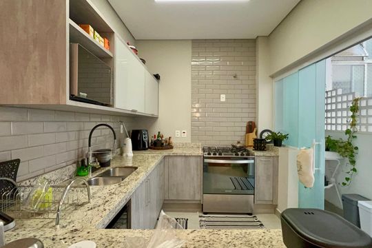Cozinha de apartamento à venda com 2 quartos, 83m² em Paraíso, São Paulo