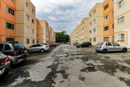 Garagem de apartamento para alugar com 3 quartos, 59m² em Parque Pinheiros, Taboão da Serra