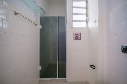 Banheiro Suite de apartamento à venda com 1 quarto, 43m² em Tijuca, Rio de Janeiro