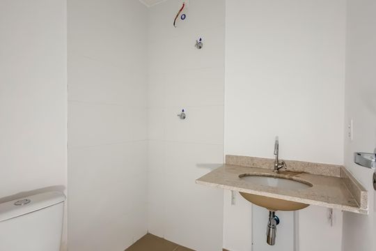 Banheiro de kitnet/studio à venda com 1 quarto, 23m² em Vila Mariana, São Paulo
