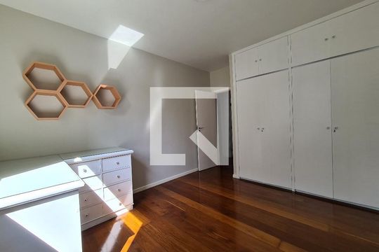 Apartamento à venda com 4 quartos, 196m² em Anchieta, Belo Horizonte