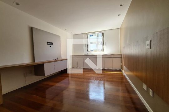 Apartamento à venda com 4 quartos, 196m² em Anchieta, Belo Horizonte