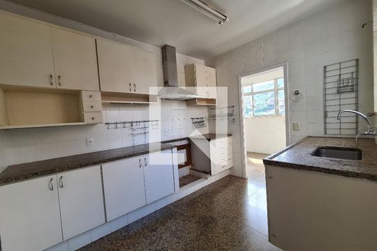 Apartamento à venda com 4 quartos, 196m² em Anchieta, Belo Horizonte