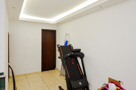Sala de casa à venda com 2 quartos, 122m² em Jardim Flor da Montanha, Guarulhos