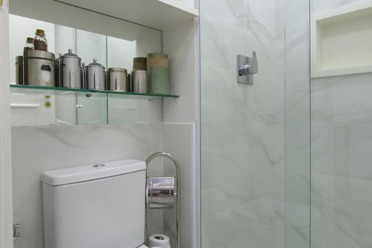 Banheiro da Suíte de apartamento para alugar com 1 quarto, 40m² em Indianópolis, São Paulo