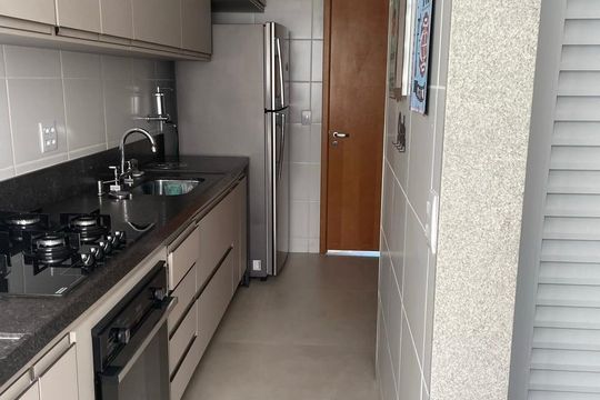 Cozinha de apartamento à venda com 2 quartos, 122m² em Camboinhas, Niterói