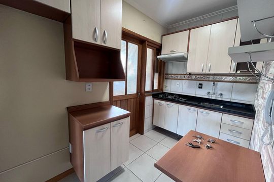 Cozinha de apartamento para alugar com 2 quartos, 58m² em Jardim Botânico, Porto Alegre