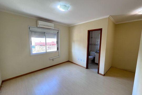 Quarto 1 de apartamento para alugar com 2 quartos, 58m² em Jardim Botânico, Porto Alegre