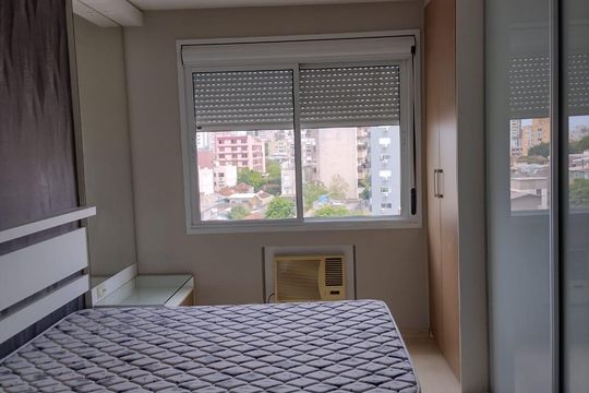 Quarto 1 de apartamento para alugar com 1 quarto, 58m² em Jardim Botânico, Porto Alegre