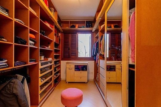Closet do Quarto 1 de apartamento para alugar com 2 quartos, 80m² em Petrópolis, Porto Alegre