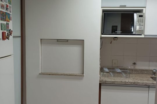 Cozinha  de apartamento para alugar com 2 quartos, 58m² em Glória, Porto Alegre