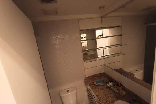 Banheiro 1 de apartamento para alugar com 2 quartos, 58m² em Glória, Porto Alegre