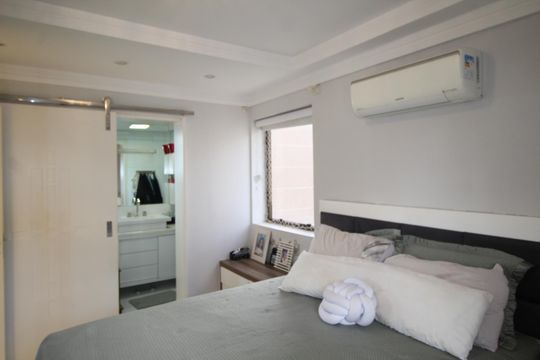 Suíte 1 de apartamento à venda com 2 quartos, 82m² em Três Figueiras, Porto Alegre