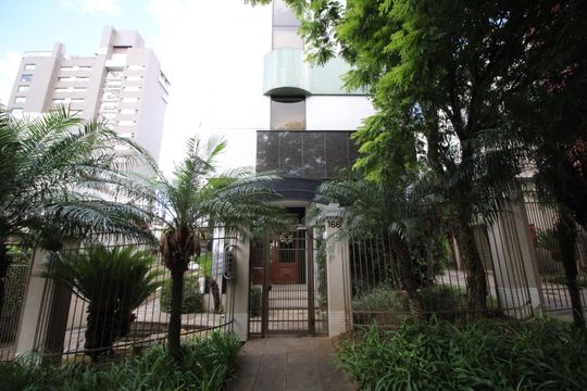 Fachada de apartamento à venda com 2 quartos, 82m² em Três Figueiras, Porto Alegre