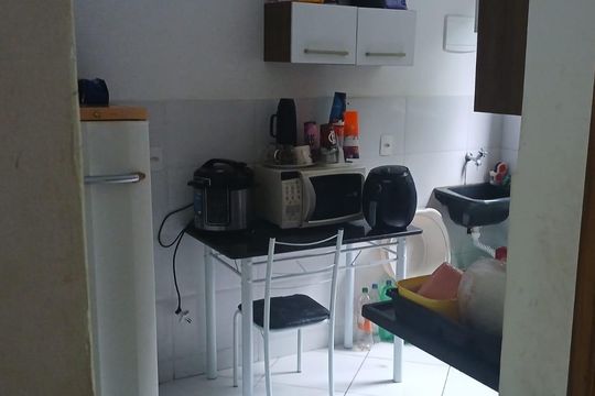 Cozinha de apartamento para alugar com 2 quartos, 45m² em Itanhangá, Rio de Janeiro