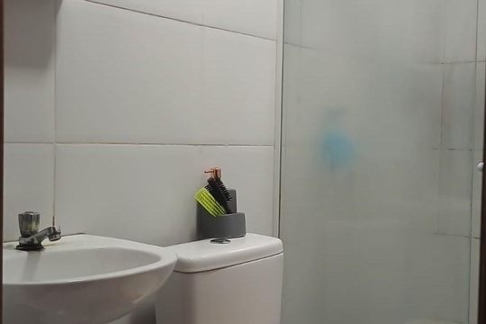 Banheiro de apartamento à venda com 2 quartos, 45m² em Itanhangá, Rio de Janeiro