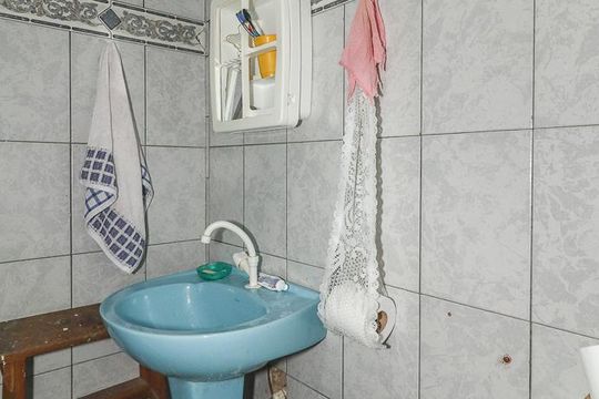Banheiro de apartamento à venda com 2 quartos, 69m² em Rubem Berta, Porto Alegre