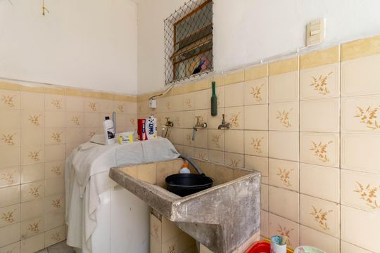 Area de Serviço  de casa à venda com 3 quartos, 220m² em Vila Galvão, Guarulhos
