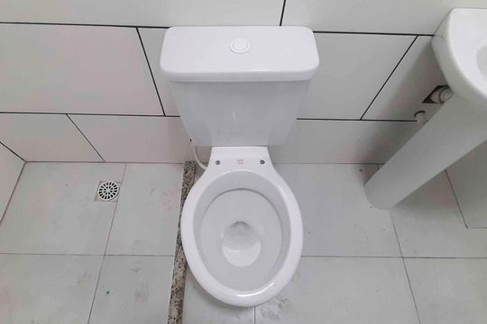 Banheiro de apartamento para alugar com 1 quarto, 25m² em Km 18, Osasco