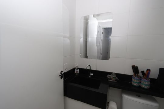 Banheiro de apartamento à venda com 2 quartos, 33m² em Vila Ema, São Paulo