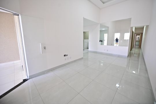 Casa à venda com 3 quartos, 180m² em Setor Três Marias, Goiânia