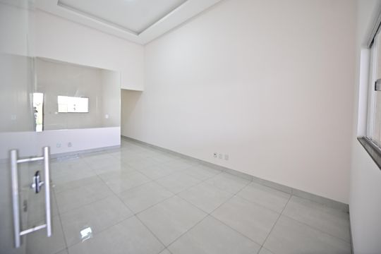 Sala de casa à venda com 3 quartos, 180m² em Setor Três Marias, Goiânia