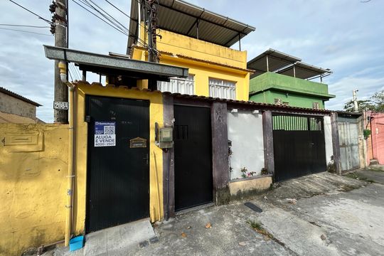 Fachada de casa para alugar com 3 quartos, 100m² em Quintino Bocaiúva, Rio de Janeiro