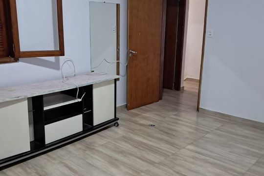 Casa para alugar com 3 quartos, 277m² em Vila Camilópolis, Santo André