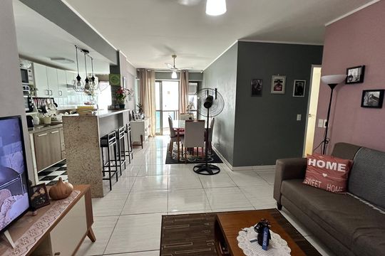 Sala de apartamento para alugar com 2 quartos, 70m² em Recreio dos Bandeirantes, Rio de Janeiro