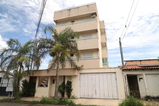 Fachada de apartamento para alugar com 3 quartos, 80m² em Santa Mônica, Uberlândia