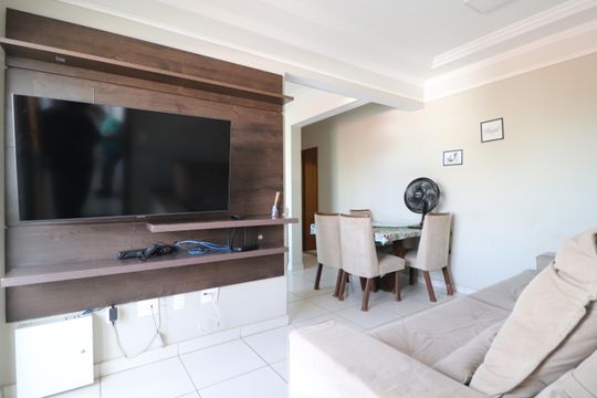 Apartamento para alugar com 3 quartos, 80m² em Santa Mônica, Uberlândia