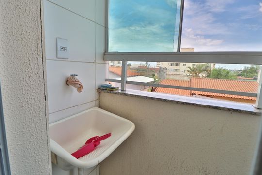 Área de Serviço de apartamento para alugar com 3 quartos, 80m² em Santa Mônica, Uberlândia