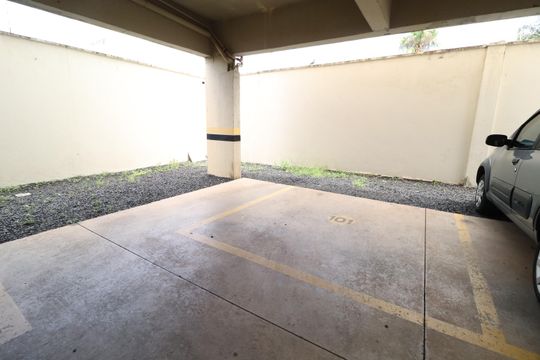 Garagem de apartamento para alugar com 3 quartos, 80m² em Santa Mônica, Uberlândia