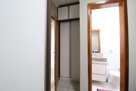 Quarto 3 - Suíte de apartamento para alugar com 3 quartos, 80m² em Santa Mônica, Uberlândia