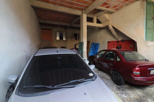 Garagem de casa à venda com 5 quartos, 220m² em Bussocaba, Osasco