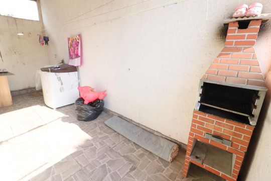 Churrasqueira de casa à venda com 5 quartos, 220m² em Bussocaba, Osasco