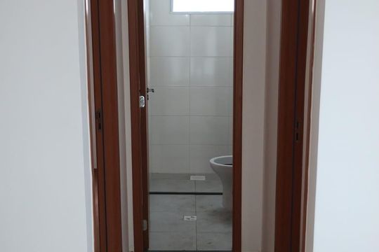 Banheiro de apartamento para alugar com 2 quartos, 41m² em Vila Perracini, Poá