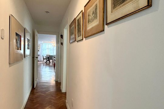 Corredor de apartamento para alugar com 3 quartos, 150m² em Copacabana, Rio de Janeiro