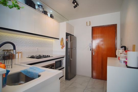 Cozinha de apartamento à venda com 2 quartos, 67m² em Centro, São Leopoldo