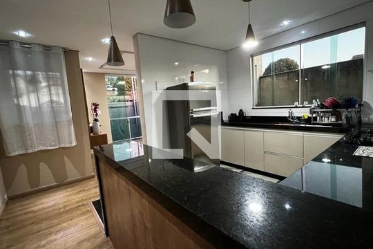 Casa à venda com 3 quartos, 197m² em Serrano, Belo Horizonte