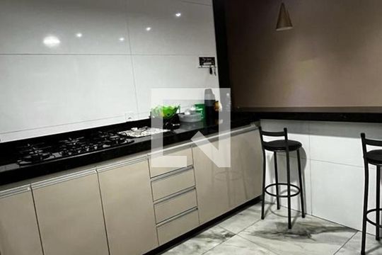 Casa à venda com 3 quartos, 197m² em Serrano, Belo Horizonte