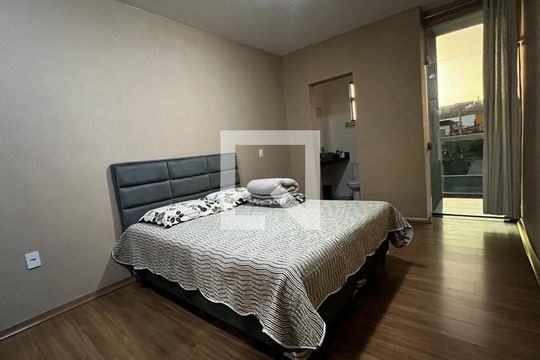 Casa à venda com 3 quartos, 197m² em Serrano, Belo Horizonte